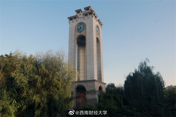 创办国内首个私人设计博物馆，他关注社会层面的善意设计